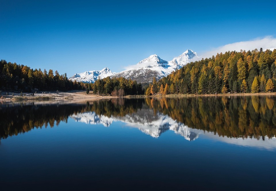 Input image: image_static_photorealistic_aquatic_landscape_0084