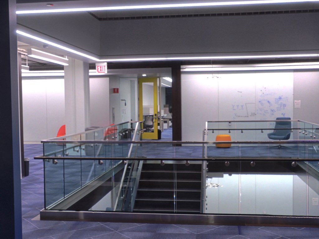 Input image: image_static_photorealistic_workspaces_0016