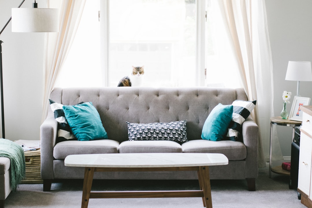 Input image: image_static_photorealistic_living_spaces_0140